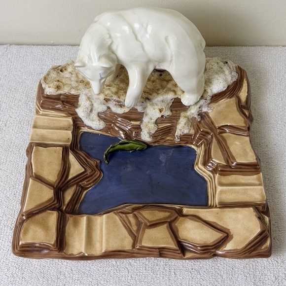 Holland Mold Other - Vintage Holland Mold 1972 White Grizzly Bear Salmon Fish Cigar Ashtray MCM